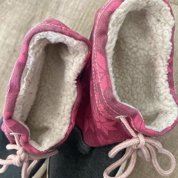 See Kai Run sneaker boots size 11 - Picture 4 of 4